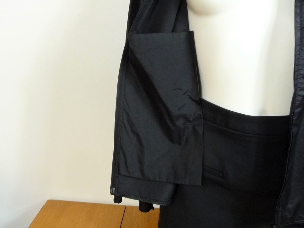 Veste L&eacute;g&egrave;re Courte Noir avec Capuche- Sonia Rykiel Vêtements