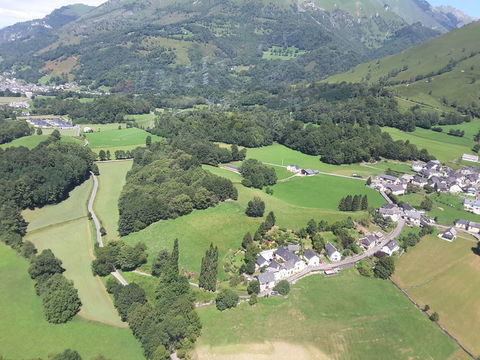   CHARMANT APPARTEMENT MEUBLE  T4  en VALLEE D ASPE 64 Appartement - 5 pi�ce(s) - 100 m�