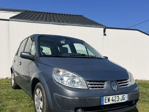Renault Sc&eacute;nic II Scenic 1.5 dCi 100 Confort Expression 2005 occasion Rez&eacute; 44400