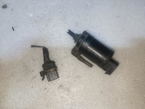 Pi&egrave;ces et &eacute;quipements Voiture Pi&egrave;ces et &eacute;quipements Voiture  occasion Saint-Jean-du-Cardonnay 76150