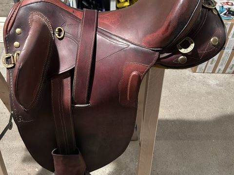 Selle de cheval australienne 200 88150 Igney