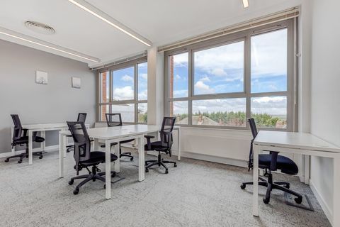 Louez un grand espace de bureau pour 50 personnes &agrave; BRUNOY, Stop & Work Brunoy Burnoy 17524 91800 Boussy-saint-antoine