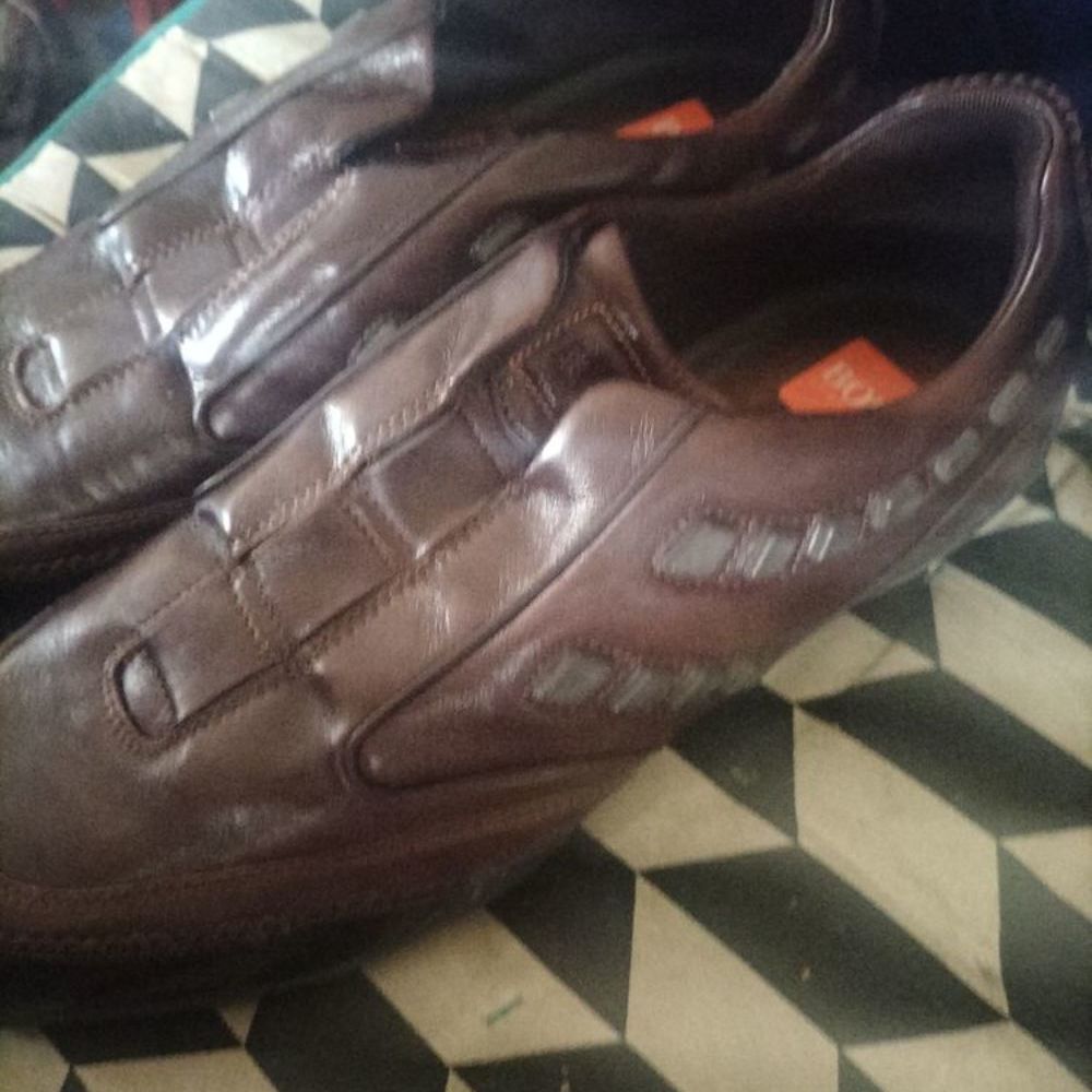 Basket cuir Hugo Boss pointure 42 neuf Chaussures