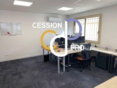 LOCAL D'ACTIVITE OU COMMERCIAL DE 425 M2 A LOUER - P&Eacute;RIPH&Eacute;RIE IMMEDIATE DE N&Icirc;MES 2640 30000 Nimes