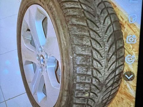 Pi&egrave;ces et &eacute;quipements Voiture Pneu voiture - roue  occasion Paris 75018