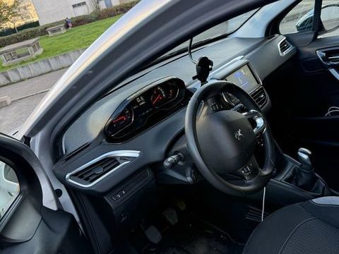 Peugeot 208 1.2 VTi 82ch BVM5 Style 2014 occasion Lyon 69008