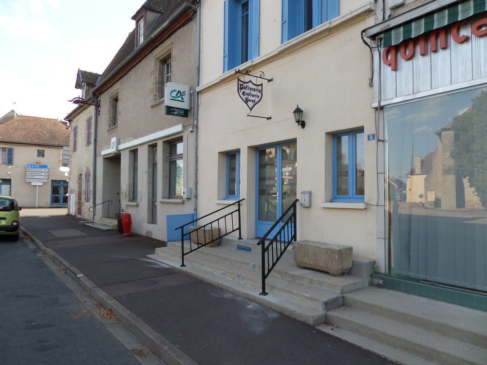 Location Appartement Grand appartement au centre du village Villefranche-d'allier