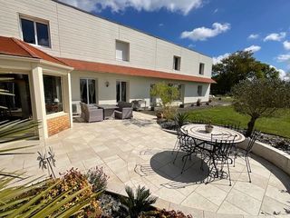  Maison � vendre 9 pi�ces 240 m�