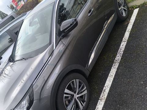 Peugeot 3008 Hybrid 225 e-EAT8 Allure Pack 2023 occasion Barjac 48000