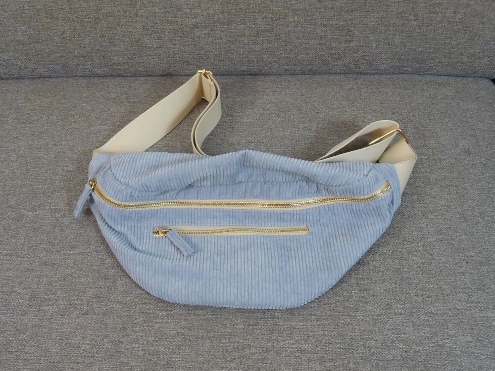 Sac Banane en Velours Bleu Ciel avec 2 Poches Zipp&eacute;es Maroquinerie