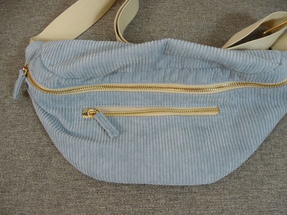 Sac Banane en Velours Bleu Ciel avec 2 Poches Zipp&eacute;es Maroquinerie