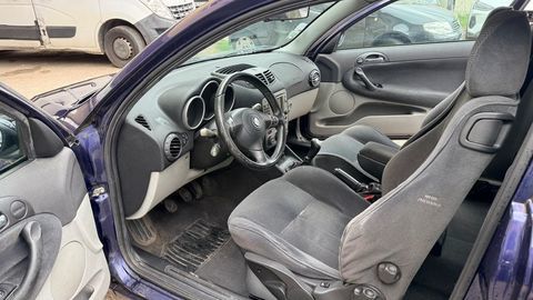 Alfa Romeo 147 1.6i - 105 TS Distinctive 2002 occasion Montlu&ccedil;on 03100