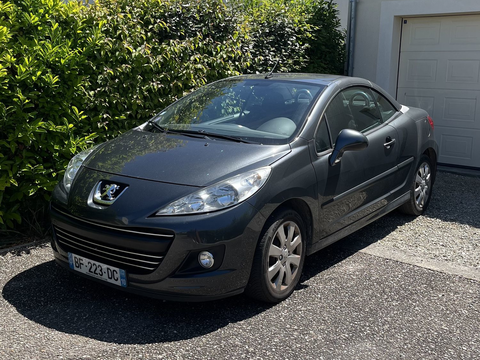 Peugeot 207 CC 1.6 VTi 120ch Roland Garros 2010 occasion La Rivi&egrave;re-de-Corps 10440