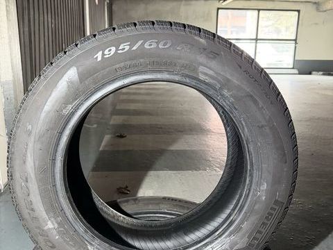 Pi&egrave;ces et &eacute;quipements Voiture Pneu voiture - roue  occasion Grenoble 38000