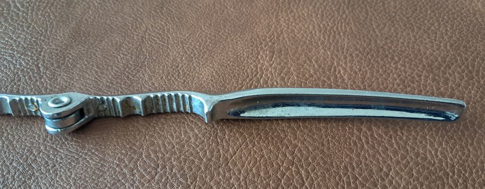 casse noix noisettes en m&eacute;tal argent&eacute; 15x4 cm Cuisine