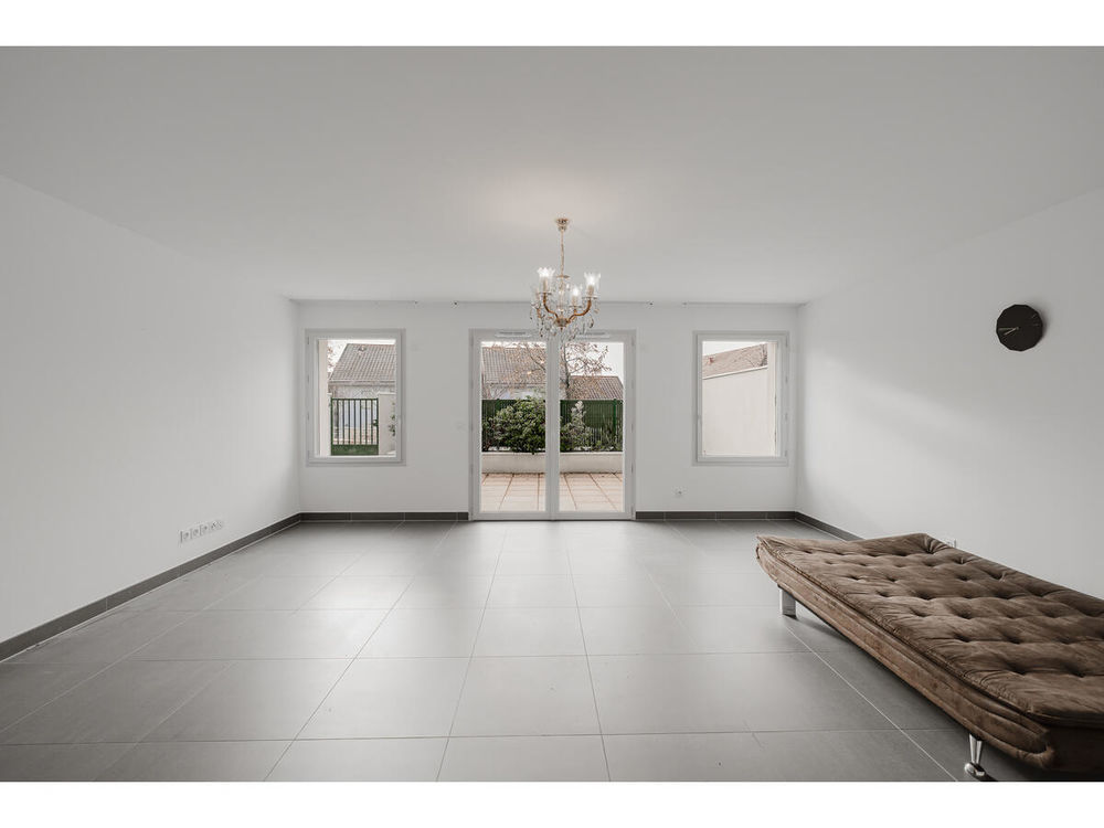 � vendre  Maison Chevry (01170)