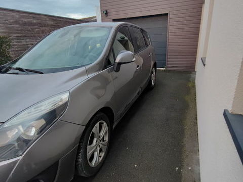 Renault Sc&eacute;nic III Scenic dCi 110 Energy eco2 Life 2010 occasion Verri&egrave;res-en-Anjou 49480