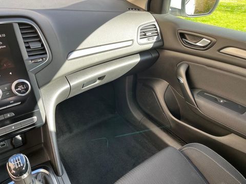 Renault Megane IV M&eacute;gane IV Berline Blue dCi 115 - 21B Business 2021 occasion Neuvy-le-Roi 37370