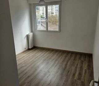  Appartement � louer 4 pi�ces 79 m�