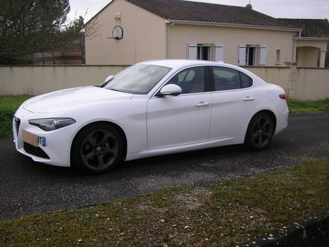 Alfa Romeo Giulia 2.2 180 ch Lusso 2016 occasion Angoul&ecirc;me 16000