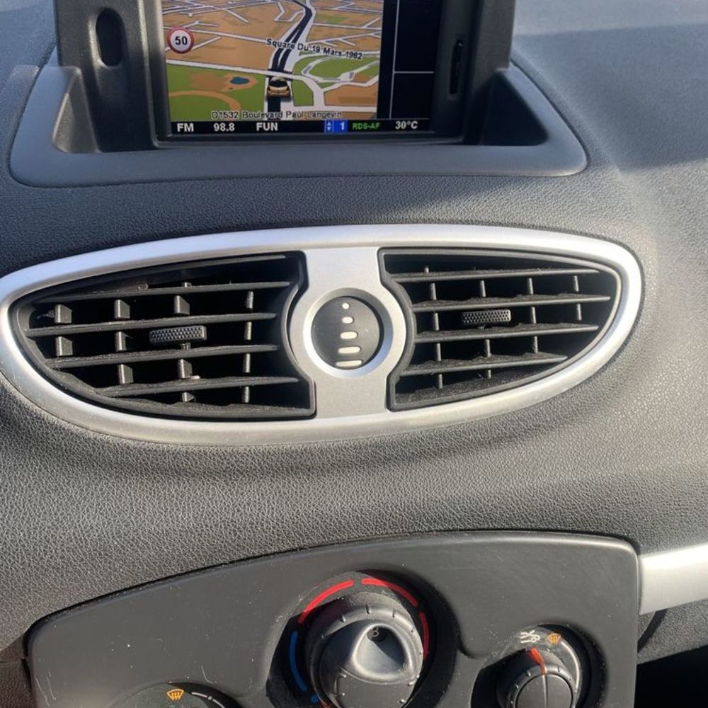 Clio III Estate Clio Estate III Tce 100 eco2 Exception TomTom Euro 5 2011 occasion 38320 Eybens