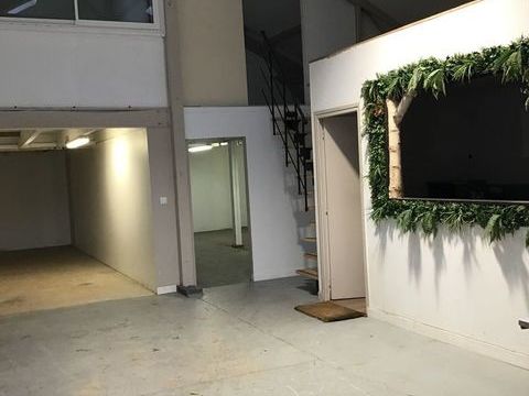 LOCAL D'ACTIVIT&Eacute;S  160 m2 La Varenne St Hilaire, SAINT MAUR DES FOSSES 2100 94210 La varenne st hilaire