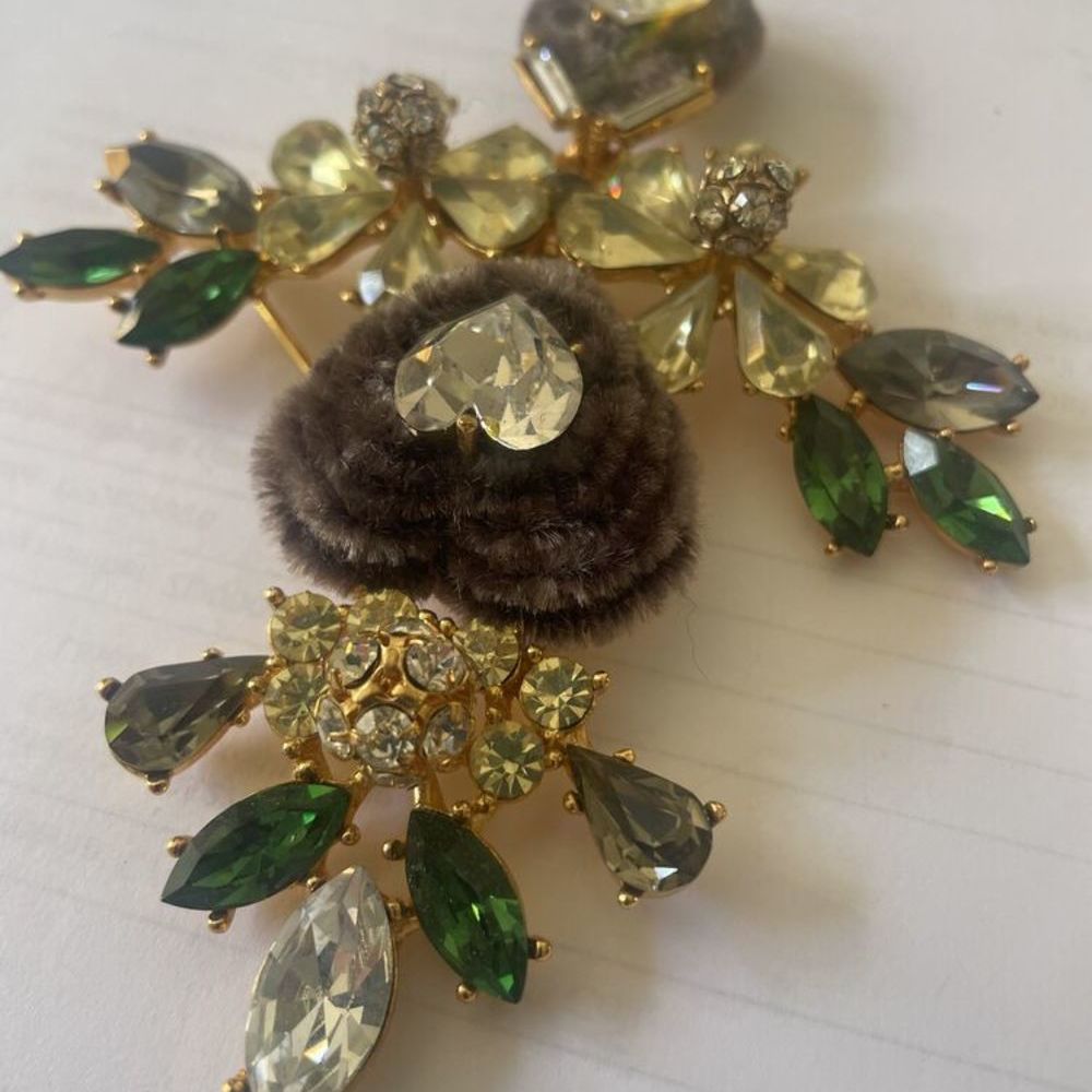 Broche Demi-Croix GM Strass Multicolore Coeur Crystal velour Bijoux et montres