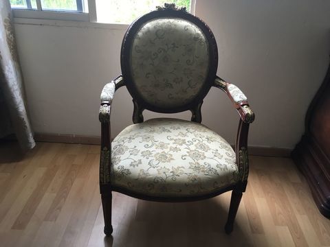 Fauteuil style Louis XVI 
120 Baie-Mahault (97)