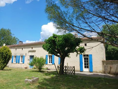   ou 
Charentaise ,entre Barbezieux et Jonzac. Maison - 6 pi�ce(s) - 270 m�