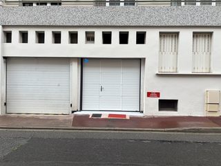  Parking / Garage � louer 100 m�