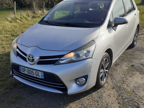 Toyota Verso sdynamic 2015 occasion Nevers 58000