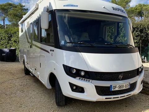 RAPIDO Camping car 2022 occasion Rocbaron 83136