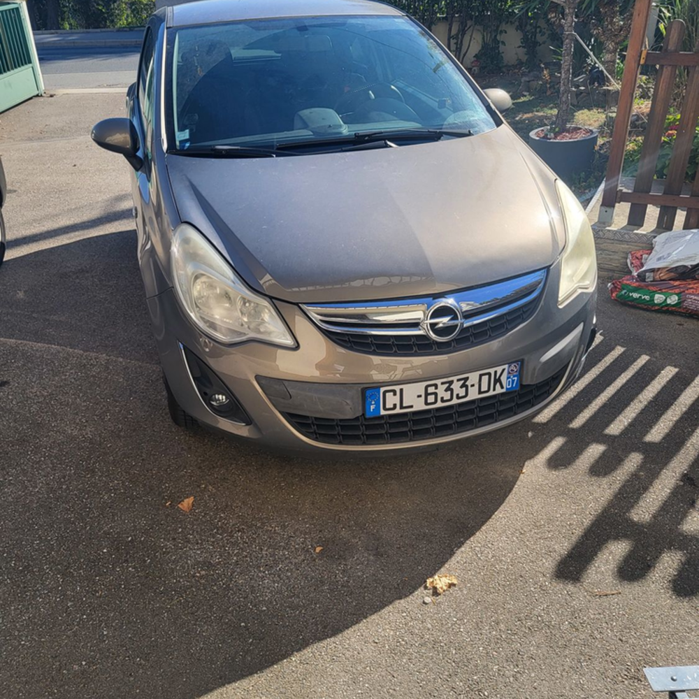 Corsa 1.3 CDTI - 75 ch FAP 150&egrave;me Anniversaire 2012 occasion 42700 Firminy