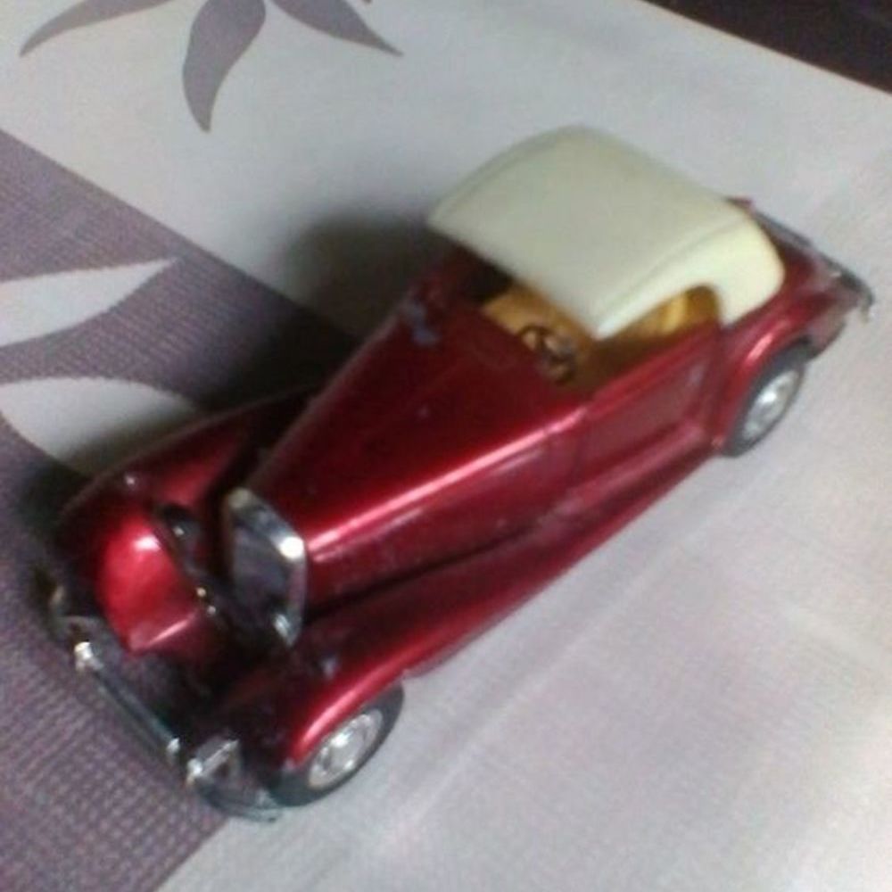 Voiture miniature yatming 
