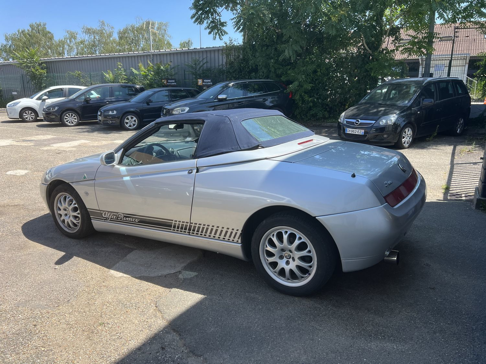 Spider 2.0i 16V TS 2002 occasion 78680 &Eacute;p&ocirc;ne
