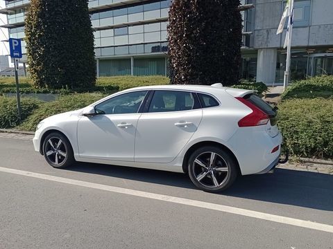Volvo V40 T3 152 ch R-Design 2018 occasion Lubersac 19210