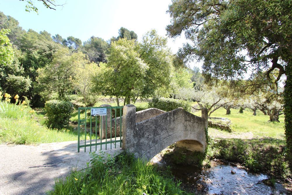 � vendre  Propri�t�/ch�teau Villecroze (83690)