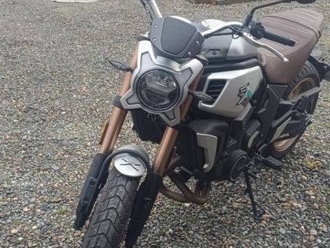 Moto CF MOTO 2024 occasion &Eacute;percieux-Saint-Paul 42110