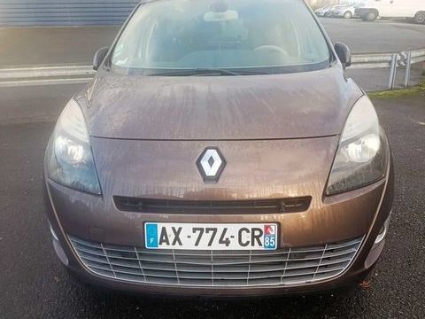 Renault Grand Sc&eacute;nic III dCi 150 FAP Privil&egrave;ge 5 pl A 2010 occasion La Roche-sur-Yon 85000