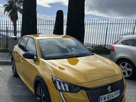 Peugeot 208 1.2 PureTech 110ch S&S BVM5 GT Line 2021 occasion Cannes 06400