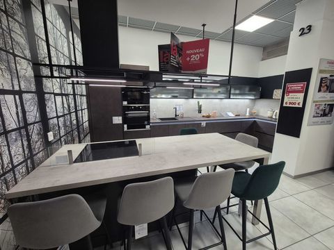 Cuisine d'exposition CUISINELLA  saisir 6900 Albi (81)