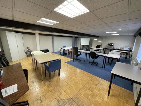 80 m2 de local ou bureau disponible 650 01600 Tr�voux