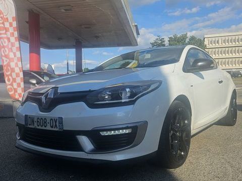 Renault M&eacute;gane III Coup&eacute; dCi 130 Energy eco2 Ultimate 2015 occasion Magnanville 78200