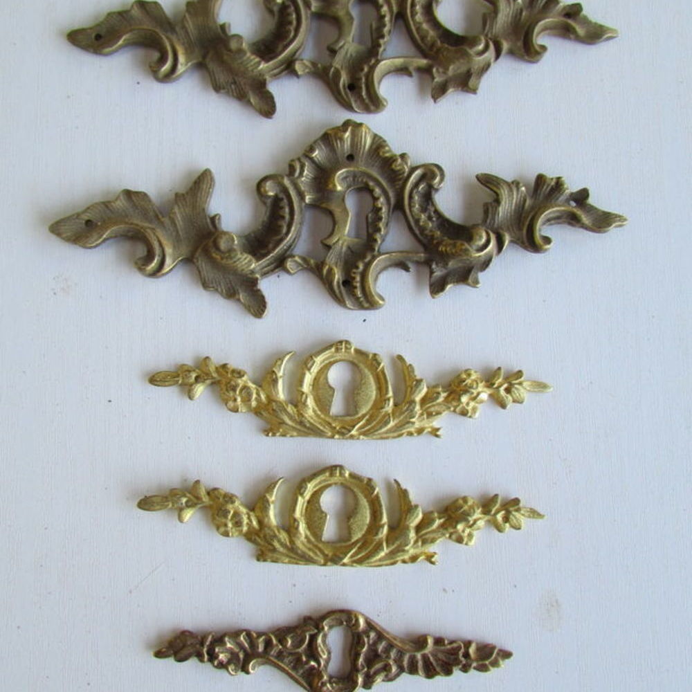 Lot de 7 entr&eacute;es de serrure en bronze dor&eacute; de style Louis XV Bricolage