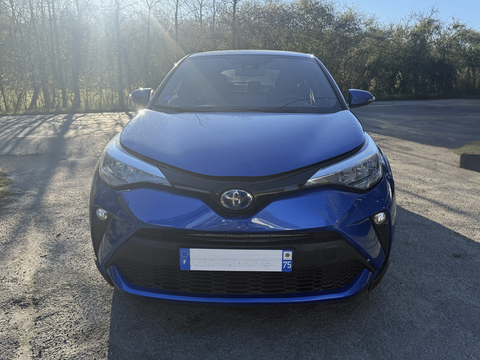 Toyota C-HR 184h 2WD e-CVT 2023 occasion Saint-L&eacute;ger-en-Yvelines 78610