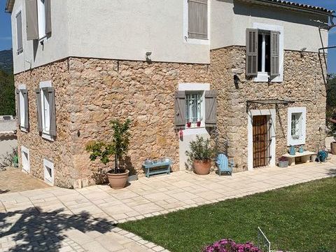   Maison Mas de 220 m2 au Rouret, 8 pieces Maison - 8 pi�ce(s) - 220 m�
