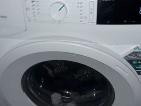 Bonjour, je vend ma machine  laver qui es tout neuf  450 Paris 19 (75)