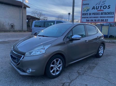 Peugeot 208 1.2i Pure Tech 82 ETG5 2015 occasion Tullins 38210