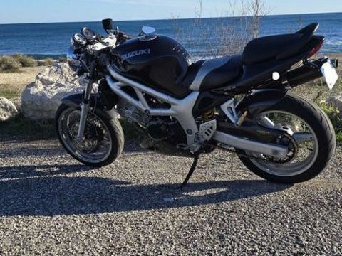Moto SUZUKI 2001 occasion Martigues 13500