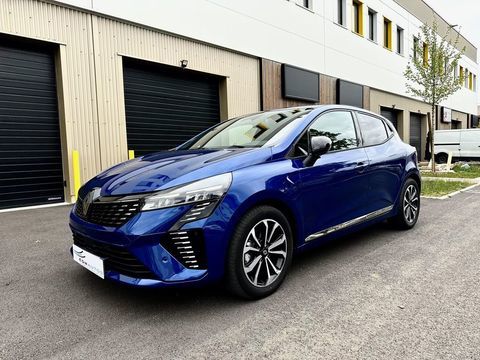 Renault Clio V Clio E-Tech full hybrid 145 GSR2 Techno 2025 occasion Fresnes 94260